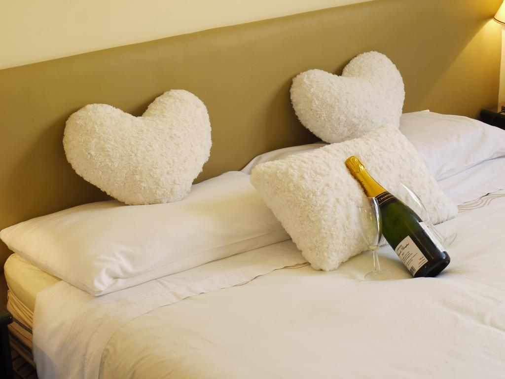The New Inn Hotel ستارتفورد أبون آفون المظهر الخارجي الصورة